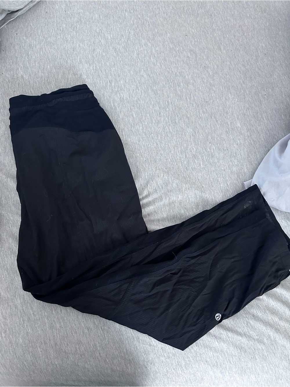 Lululemon cropped leisure pants